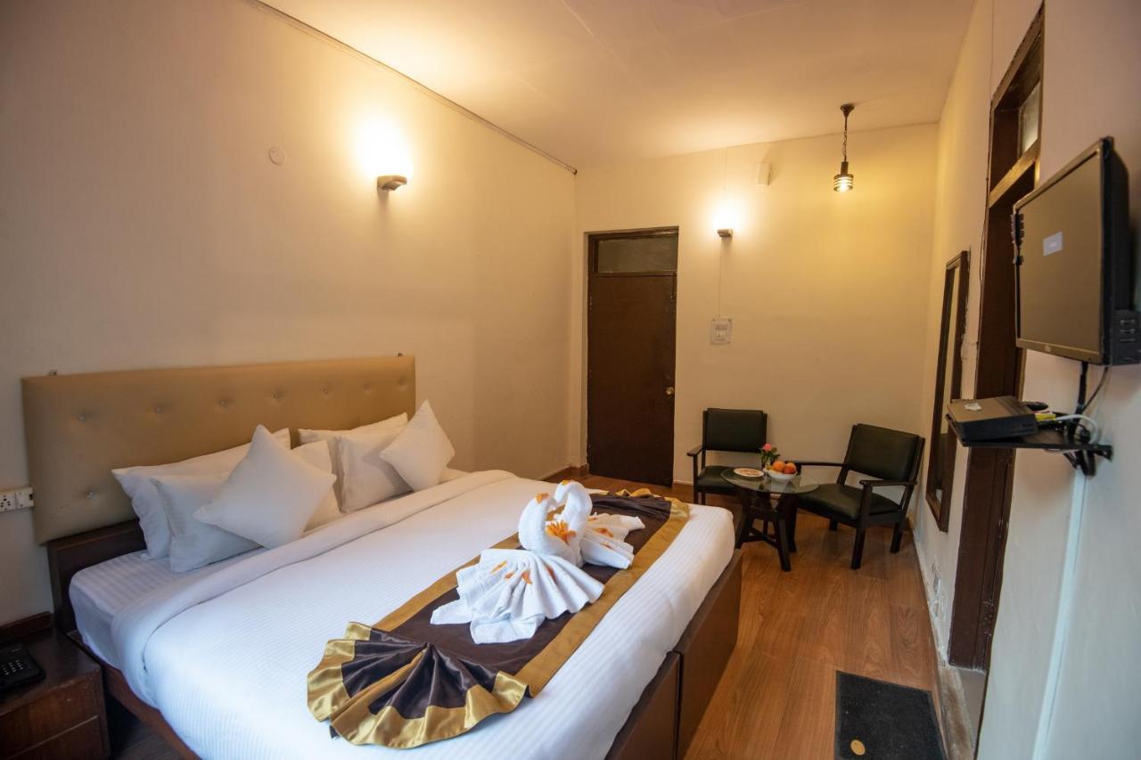Langdale Manor Hotell Nainital Exteriör bild
